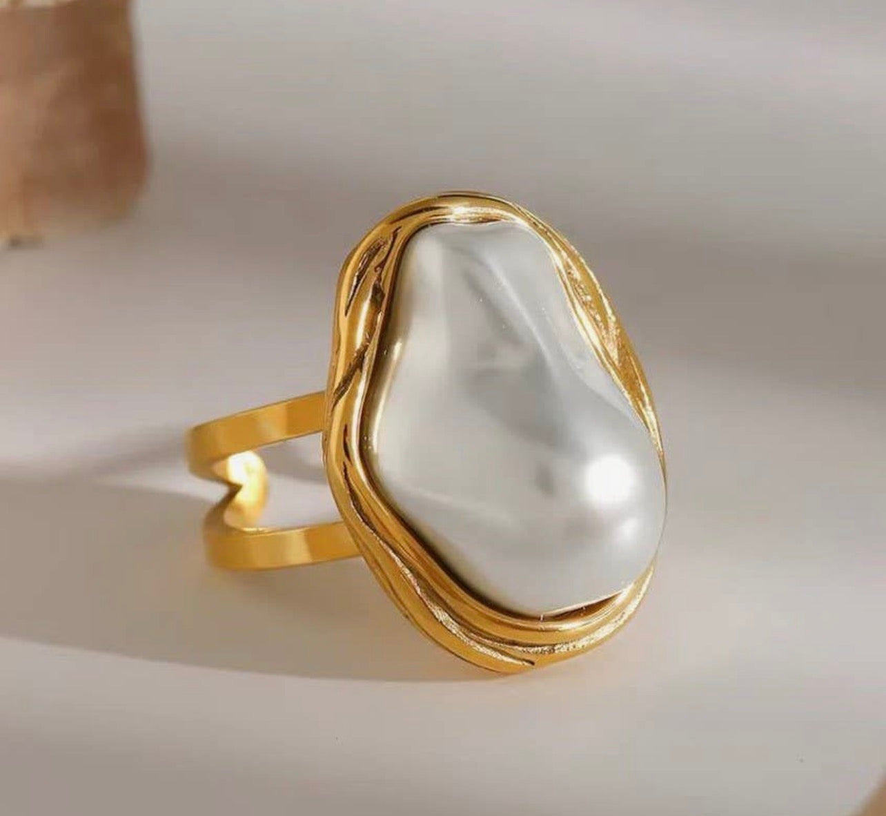 Pearl statement Ring adjustable